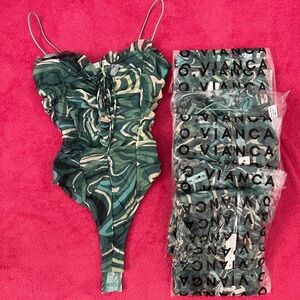 Boutique Starter Pack – 7 Ruched Swirl Print Bodysuit (S/M/L)